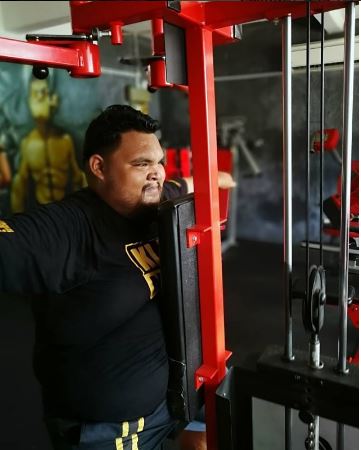 Abam ketika mula-mula masuk gym April lalu.